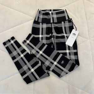 SOLD.  Alo Yoga Airlift High-Waist Magnified Plaid Legging XXS brand-new NWT